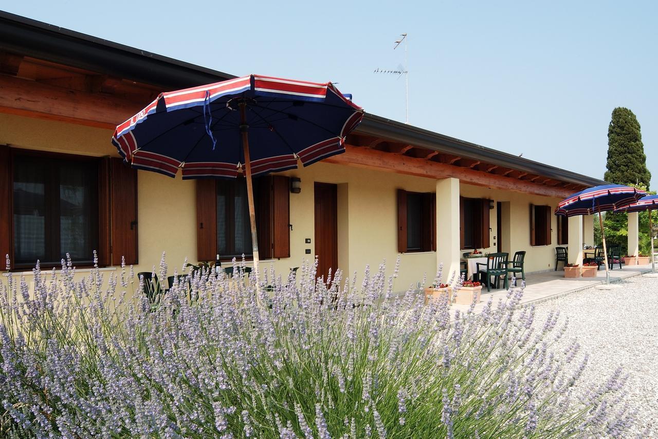 Agriturismo Tenuta Regina - Glamping Luxury Lodges And Apartments Palazzolo dello Stella Exterior foto